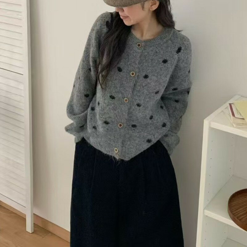 樂天商城 - カーディガン レディース ドット おしゃれ 20代 30代 40代 50代 ゆったり ホワイト ブラウン グレー カジュアル お出掛け 通勤 韓国系 水玉 かわいい ポップ