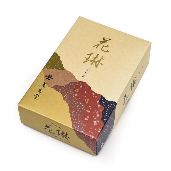 花琳 ミニ寸 現代的でやさしい白檀の香りが広がるお線香です。白檀、天然香料をブレンドすることにより、現代的で甘くソフトな香りに仕上げました。平安朝パッケージデザインと現代的な香り、古典の中に新しさを加えたお線香です。 商品詳細 お線香の長さ...