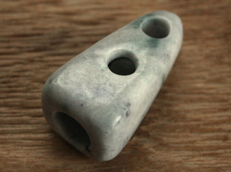 糸魚川翡翠石笛 C01120 清山 作 38.5mm*20mm*16mm