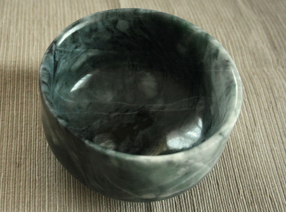 糸魚川翡翠抹茶椀・ぐい飲み（3点セット） O00070 翠雅 作 糸魚川産 ヒスイ製 抹茶椀・ぐい飲み