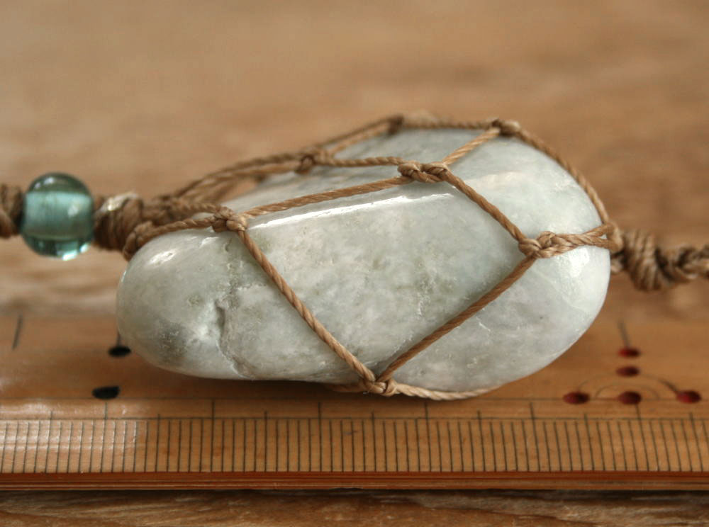 糸魚川翡翠下げ飾り TE0135 糸魚川産 ひすい 下げ飾り 魔除け パワーストーン お守り