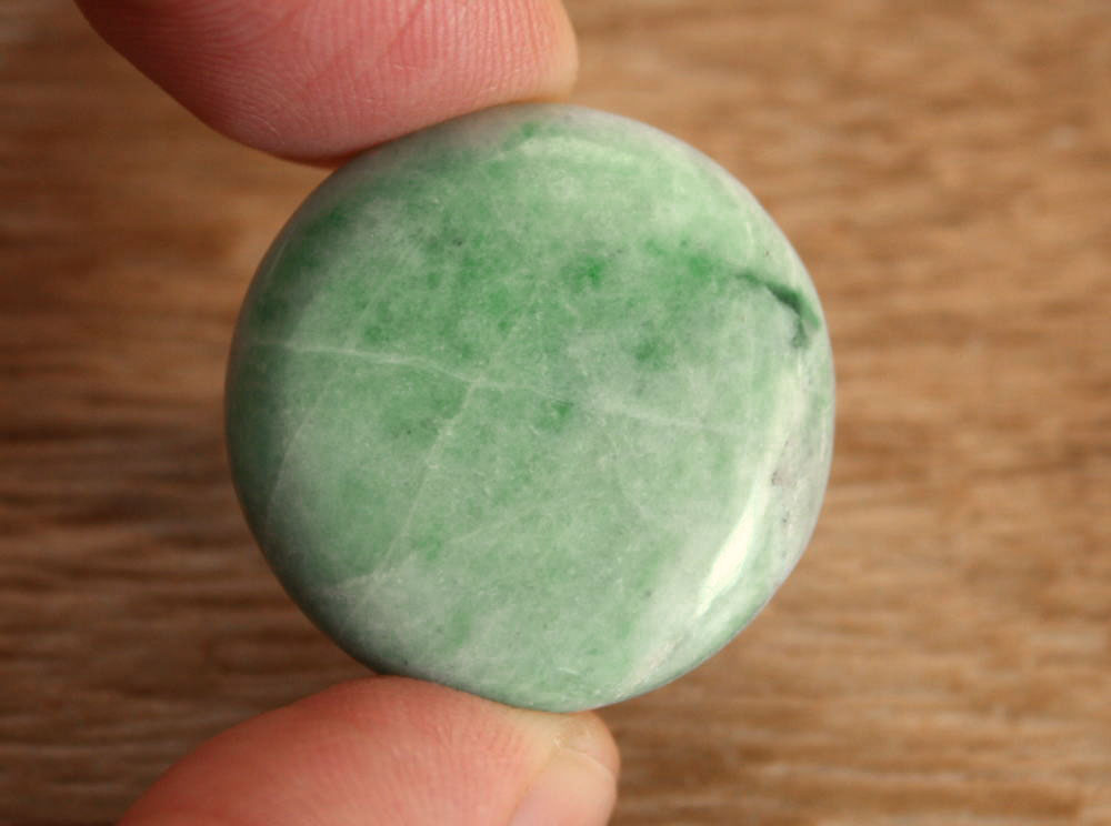 糸魚川翡翠ゴルフマーカー C01660 清山 作 26.9mm*26.9mm*6mm 糸魚川産 ひすい ゴルフマーカー お守り 魔除け