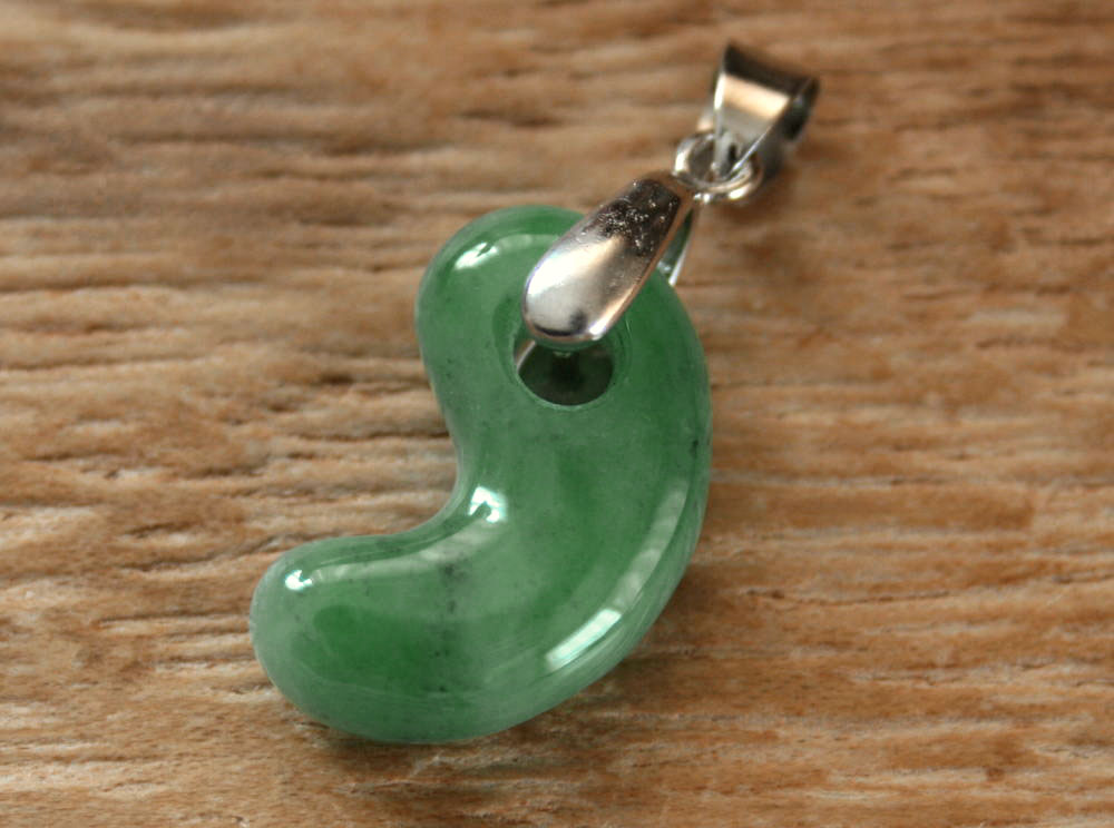 糸魚川翡翠勾玉 M09646 元粋 作 21mm*13.5mm*5mm 糸魚川 ひすい 勾玉 パワーストーン 魔除け お守り jadeitejade ジェイダイト