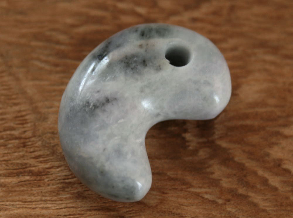 糸魚川翡翠勾玉 M09833 和工房 作 29.8mm*20mm*10mm 糸魚川産 ひすい 勾玉 魔除け パワーストーン