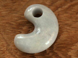 糸魚川翡翠勾玉 M09909 豊翠 作 30mm*22mm*10.5mm 糸魚川産 ヒスイ製 勾玉 お守り パワーストーン 魔除け 翡翠ペンダントトップ