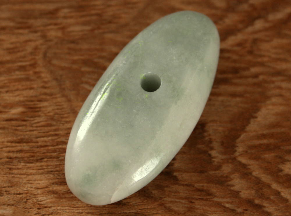 糸魚川翡翠大珠 C01826 Sou 作 40.5mm*18.8mm*9mm 糸魚川産 ひすい 大珠 ...