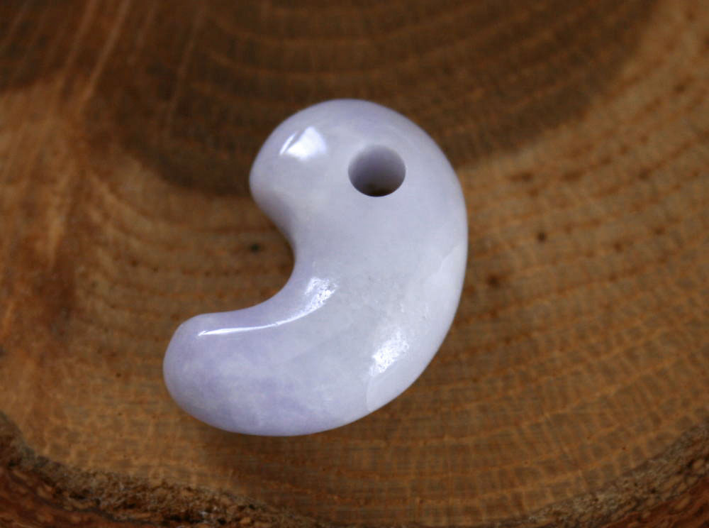 糸魚川翡翠勾玉 M10287 Sou 作 21mm*14mm*8.8mm 糸魚川産 ひすい 勾玉 パ...