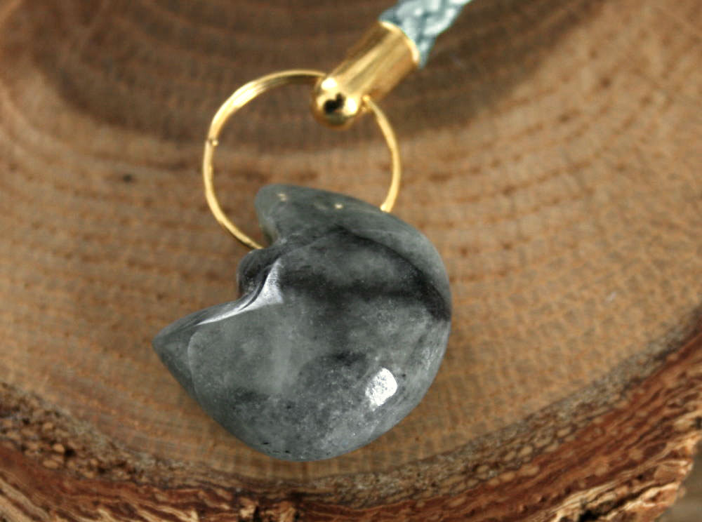 糸魚川翡翠猫勾玉ストラップ S01661 雪風 作 糸魚川産 ひすい ストラップ ...