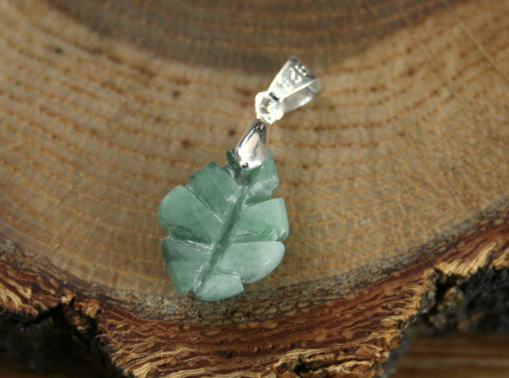 糸魚川翡翠ペンダントトップ P01857 真隆 作 糸魚川 ひすい ペンダント パワーストーン 魔除け お守り 天然石