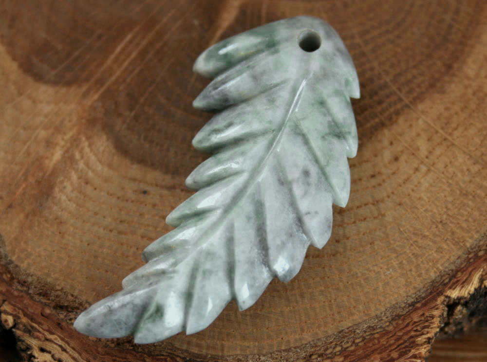 糸魚川翡翠古代風ペンダント K00627 和工房 作 糸魚川産 ヒスイ製 首飾り ...