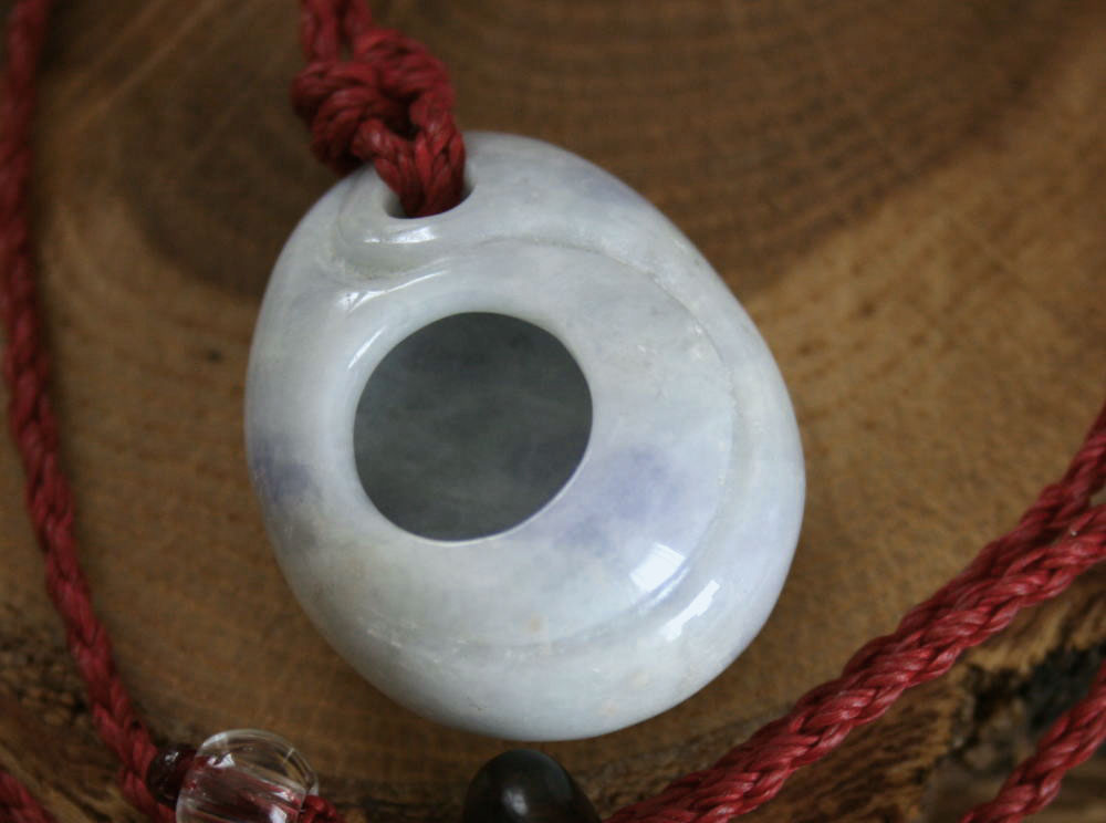 Jade - 糸魚川翡翠石笛 C01844 雪風 作 29mm*24mm*15mm 糸魚川産 翡翠製 磐笛 パワーストーン 魔除け お守り 国産