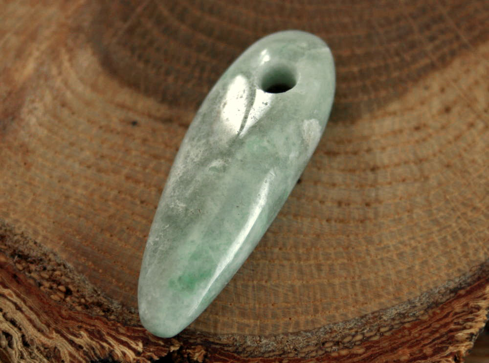 乐天商城 - 糸魚川翡翠古代風ペンダント K00655 白馬 作 糸魚川 ヒスイ 首飾り 糸魚川産 ヒスイ製 首飾り パワーストーン お守り 魔除け
