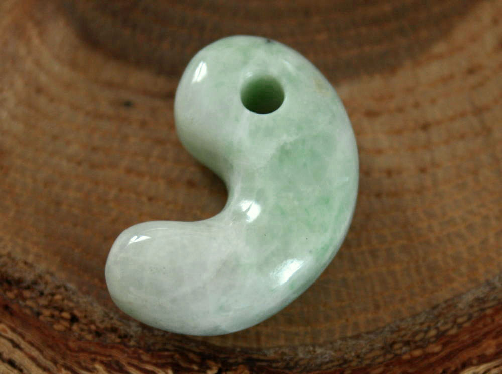 楽天市場】*糸魚川 翡翠 本（パワーストーン｜占い・開運・風水