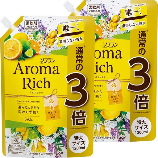 ソフトニング 商品サイズ(幅x奥行x高さ):40cmx12cmx29cm 内容量:1200mlx2個 原産国:日本 香り:シャイニーシトラスアロマの香り。オレンジ、レモンの心地よい柑橘の香りにジャスミンやオレンジフラワーを加えた、さわやかな奥深い香り 植物生まれの柔軟成分がセンイの1本1本まで柔らかく仕上げ、静電気も防ぐ 防臭・抗菌(全ての菌に対して抗菌効果を有するわけではありません)効果で、衣類につく汗やタバコなどのイヤなニオイを抑える 赤ちゃんの衣類もやわらかに仕上げる 部屋干し中もいい香りが楽しめる