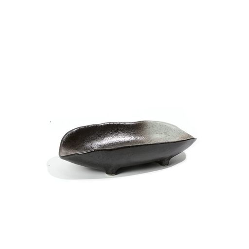 生け花,生花,生花用 1、素材:陶器 サイズ:長さ:16cm 高さ:7cm 2、シンプルである水と自然を楽しむ花器です。生け花以外にも様々な楽しみ方が発見できる陶器製の水盤です。 3、広がりのある浅型の水盤は、盆栽や盛り花、水生植物等の幅広いアレンジメントにご使用いただけます。 4、玄関や和室や床の間、リビングのスペースに季節に合ったお花を活けしていかがでしょうか。 5、フラワーアレンジメント:伝統的な生け花花瓶 (ご注意:花や剣山は含まれません)
