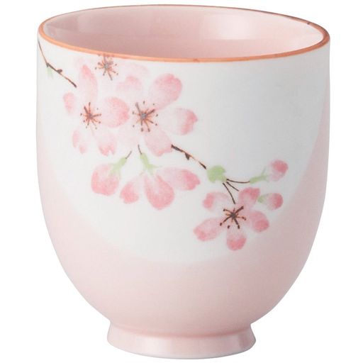 温かい飲み物 サイズ:φ7.2x7.8cm(200cc)^素材:磁器^生産国:日本 ●陶磁器はワレモノです。衝撃を与えますと破損する恐れがありますので、取り扱いには十分ご注意ください。●陶磁器は急激な温度変化に弱く、熱くなった器を冷水につけたり、冷たい器を急激に熱したりすると破損する恐れがありますので、取り扱いには十分ご注意ください。 ●テーブル等の上では引きずらないようにご注意ください。表面を傷つける場合があります。必要に応じてテーブルマット等をご使用ください。●洗浄する際は、台所洗剤を柔らかいスポンジや布につけて洗い、よく水気を切り乾燥させてから収納してください。 ●金属たわし、 研磨剤入りの洗剤は傷をつける原因になりますので使用しないでください。 ●ご使用前に、熱湯に浸してあらかじめ生地に水分を充分含ませてからご使用頂くと、茶渋・シミ等がつきにくくなります。 ●ご使用後の食器は、汚れを早く落とし台所用洗剤で、洗った後よくすすいで、よく乾燥してご収納下さい。 ●陶器は吸水性があるため、ご使用後の食器を水に浸したままにしておきますと汚れた水を吸収しカビ・シミや臭気を発生する原因になります。