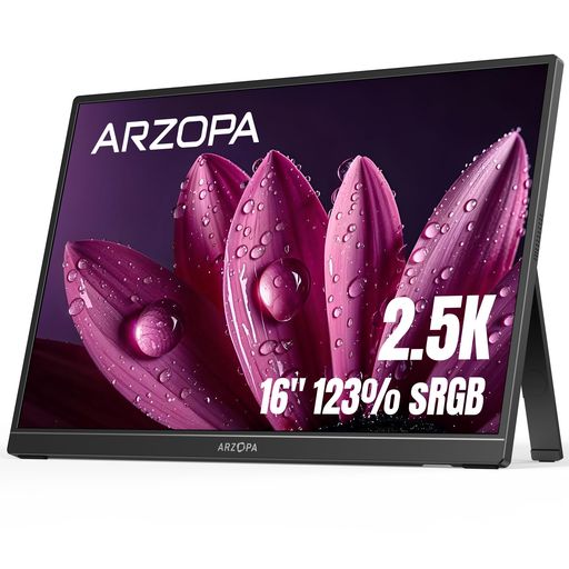 外出先での作業やゲーム、動画鑑賞に最適なモバイルモニター 【16インチ 2.5K高精細IPSパネル】16インチモバイルモニターは可視性に優れたIPS液晶パネルを採用するため、 発色が鮮やかで自然な映像表現を実現します。視野角による輝度変化が少なく、最大178°までどこから見ても鮮明な美しい画像や映像が表示できます。フル2.5K解像度は2560x 1600QHDに対応でき、ゲームや映画を楽しむ時にリアリズムを体験できます。その同時にコントラスト比は1200:1、123%sRGB、HDRなどの性能により、鮮明な画質でテレビ番組や映画の鑑賞をお楽しみいただけます。 【Type-Cケーブル1本で画面信号と給電可能 】2つのフル機能USB Type-Cポートを搭載。対応するスマートフォンやノートPCとType-Cケーブル1本を接続するだけで、映像・音声の伝送と機器への給電を同時に行えます。これにより、外出先でも電源アダプターに頼らず、シンプルにセットアップが可能です。Mini HDMIポートも装備しているため、あらゆるデバイスをサブモニターとして活用できます。。
