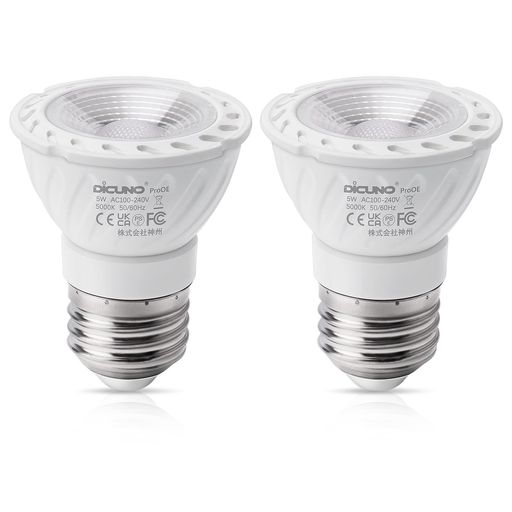 【高演色かつ健康な照明】DiCUNO ProOEシリーズ LED電球はRa98以上の高演色性を実現しており、照らされた物の本来の色を自然光で見るように限りなく忠実に再現できます。眼病被害につながりやすいブルーライトも抑えたため、体に優しくて、健康的な照明です。 【商品仕様】LEDスポットライト E26口金 、消費電力:5W(50Wハロゲン電球相当)、全光束:400lm、定格電圧:AC 100-240V、色温度:昼白色 5000k、ビーム角度:60°。 【省エネ・長寿命】高品質のLEDチップを採用し、消費電力が僅か5Wで、従来の50Wハロゲン電球と比べ、約90%の電気代を節約できます。しかも、25000時間の設計寿命なので、短寿命のハロゲン電球より、長持ちで頻繁に交換する手間とコストを削減して、家計に優しいLED電球です。 【応用範囲が広い】高輝度のLED スポットライト 電球なので、間接照明はもちろん、直接照明にも適しています。また、Ra98の高演色性で、色の再現性が求められるレストラン、博物館、医療機関などの照明にも幅広くご応用いただけます。 【1年保証】ご購入日より1年間の保証を提供いたします。