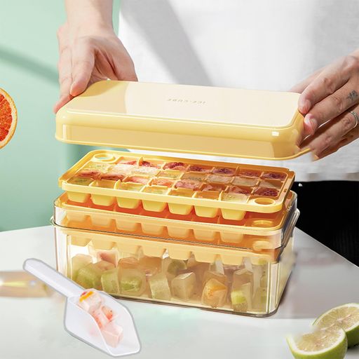 KUHHGUI製氷皿製氷機氷のかたまり氷作る容器氷を1秒で取り出す【食品衛生法適合済】氷の鋳型蓋付き四角氷大容量家庭用小分けプラスチック23.5*13.3*10CM(氷24個、イエロー)取り出し簡単積み…