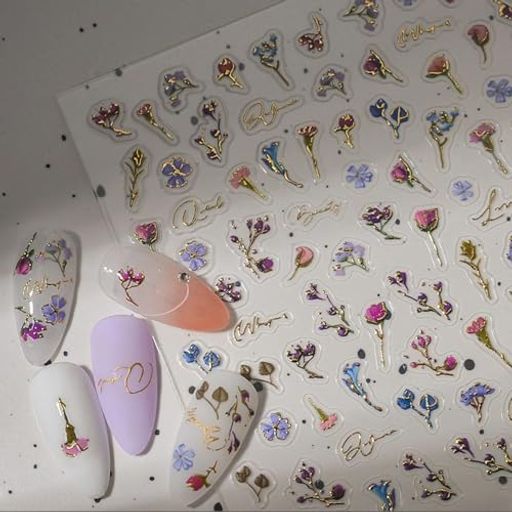 【上品な大人のネイルシール落ち着いたカラーの小花とグリーンにゴールドのラインがアクセント。セルフネイルでもサロンクオリティの仕上がりを実現。 【極薄シールで自然なフィット】爪に密着する薄さで浮きにくく、トップコートを塗ればより長持ち。短い爪でも使いやすいサイズ感です。 【簡単3ステップで完成】1ピンセットでシールを剥がす 2爪に貼る 3トップコートで固定。たったこれだけで華やかなネイルに! 【ゴールド縁取りで華やかさUP】繊細なフラワーデザインにゴールドのアクセントが大人の女性らしい上品さを演出。 【小物デコレーションにも活用可】スマホケースやアクセサリーのデコールにも使える、マルチに活躍するデザインシールです。※細かいパーツを含むため、取り扱いにはご注意ください。