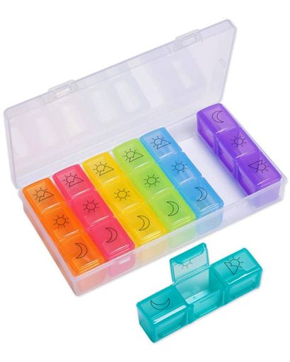 【商品仕様】外ケースサイズ:17.4x8.2x2.5cm、個ケースサイズ:7.5x2.5x2.4cm。1週間分1日3回の薬の保管ができます。 【材質】ピルボックスはPP素材でできており、無味無臭で、防水性に優れています。 【特徴】おしゃれで...