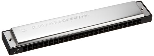 No3121に比べて上下に音域が広がった複音ハーモニカ。 樹脂製本体なので、長時間の演奏にも安定した品質を実現します。 材質:本体/カバー:樹脂製本体/ステンレスカバー 音域:24穴 サイズ:W182 x H31xD20mm 重量:124g キー:A# 長時間演奏でも安定した品質