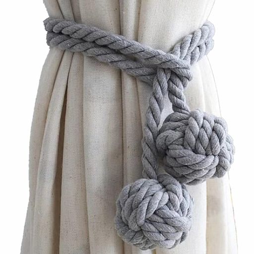 【商品仕様】サイズ:ロープ全長:約115-125cm、直径(ボール状紐):7cm 材質:綿 重量:200g/個 パッケージ:2本のカーテンタッセル 【操作簡単】二つのボール状紐が付いているので、ロープを通るだけで出来上がります。 「上質な素材採用」実用性と美しさを兼ね備えたリネン素材採用しており、耐摩耗性が備えて、汚れにくくお手入れが簡単で、汚れても洗濯がしやすく。いつでもキレイに保てて、長続きにご利用いただけます。軟で耐久性のあるリネン製でカーテンにも傷つかなくどんなテイストでも合わせやすいです。 「幅広広くご利用」お部屋の雰囲気が変わったり、視線のカットや適度に風を通したいときにも役立ちます。他に、タオルなどカーテン以外のものを留めたりすることも可能、寝室、居間、キッチン、庭などいろんな場所でご活用できます。プレゼントとしてもわるくないオシャレな選択です。 【優良サービス】100 %の優良サービスを提供しております。ご使用中に何かご質問がございましたら、いつでもご連絡ください