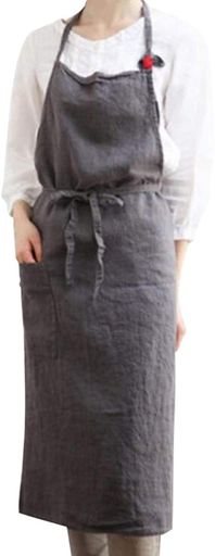 【素材】高品質のリネン(麻) サイズ:サイズ:95 * 65 cm 【実用性】リネン(麻)素材は、吸水性、通気性に優れ、発散性もある為、キッチン仕事に最適です!汚れも落ちやすく、洗濯にも強いので衛生的にお使い頂けます。 【デザイン】トップは首掛けタイプ、腰回りはヒップまで包み込む仕様です。シンプルでおしゃれ、体型を選ばず着用。 【大きめポケット】メモ帳やハサミ、細かい道具など手で持つと邪魔になるアイテムをすっぽり入れて、作業がぐんぐん進みます! 【様々なシーンに】キッチン・ガーデニングなどのご家庭での使用だけでなく、ホールスタッフ・雑貨屋店員などのお仕事のユニフォーム、幼稚園・学校などの行事、絵画・陶芸など趣味の場のご使用としても大人気! お店のホールスタッフ、店員など仕事現場のユニフォーム、幼稚園、保育園の保育士、学校の行事、絵画、陶芸など様々な方々にお勧めです。