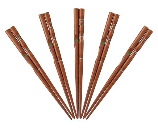 来客用・おもてなし用として備えておくと安心な、お箸のセットです。急な来客や家族が集まる場面でも、まとめて用意できて便利。家庭用の予備としても使いやすく、まとめ買いにおすすめです。 サイズ:約16.5cm 素材:木製