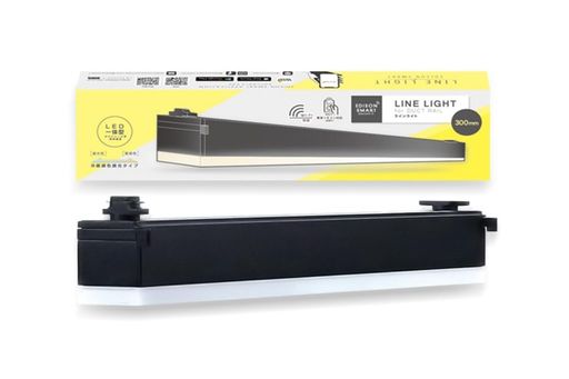 ホーム ※本商品の使用には「Wi-Fi(2.4GHz帯のみ)」環境が必要です。別売りの「RST-」専用リモコンをご用意いただければWi-Fi環境がなくても使用できます(※一部機能はWi-Fi環境が必須です)。※調光器スイッチには使用できません。※主電源(壁スイッチ等)でオンオフ操作をすると、デバイスがリセット状態に戻る(点滅状態になる)ことがございます。主電源でのオンオフ操作は控え、アプリまたは専用リモコン(別売り)で操作してください。 直線的なラインの光が美しい、ダクトレール用LED照明「エジソンスマート ラインライト」。シンプルでスタイリッシュなフォルムのライン照明で、天井をスッキリ、空間を広くみせてくれます。直管蛍光灯のような棒状の細長いバータイプのLEDライトは、空間全体を均一に照らすため、主照明としてもおすすめです。「30cm」タイプは最大980lmの明るさで、トイレ、クローゼット、ストレージなどの狭い空間や、3畳・4畳の部屋に適しています。