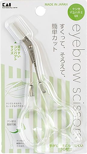 【コームとハサミが一体になった画期的なデザイン】眉用のハサミにコームが付いた仕様。コームですくってカットするまでの動作をひとつで行えるため、眉のお手入れが片手で簡単にできます。また、コーム部分をコンパクトに設計することで、眉毛全体を見やすく仕上げました。 【切れ味やかみ合わせを追求】小さいながらも使い心地のよい切れ味にするため、ハサミの刃には専用の砥石を使っています。人の手によってミクロン単位まで調整を施すことで、しっかりと噛み合う開閉具合、眉毛カットに適した刃の薄さ・角度を叶えました。 【コームは用途に合わせて着脱可能】コーム部分はスライドして取り外しすこともできます。シンプルに眉を一本一本カットする際に便利です。また、用途に合わせて使い分ければ、活用の幅が広がるでしょう。 【3D設計のハンドルで視界良好】ハンドル部分は3D設計で、視界を遮らないように設計しました。手が邪魔になりにくいので、左右どちらの眉毛もお手入れしやすいです。 【持ちやすいグリップ】持ち手になじみやすいグリップを採用。フィット感がよく、お手入れしたい箇所をしっかりとカットできます。