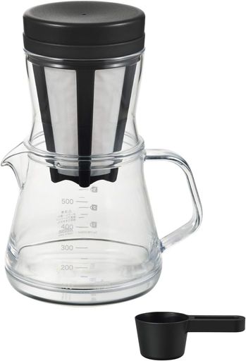 アイスコーヒー 本体重量:220g(計量スプーン除く) フタ:ポリプロピレン、2WAYドリッパー枠:ポリプロピレン、本体・アタッチメント:飽和ポリエステル樹脂、メッシュ:ポリエステル(225メッシュ)、計量スプーン:ポリプロピレン本体:飽和ポリエステル樹脂 生産国:日本 実用容量:500ml(カップ約4杯分) ドリップコーヒー/水出しアイスコーヒー 兼用