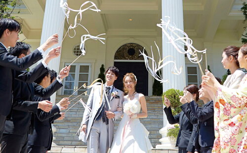フラワーシャワーの代わりは節約 見栄えupが叶う演出に おすすめ8選 30代の結婚準備あれこれ