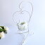 ゆらゆら可愛い クラウン型リングピロー完成品とシンプルスタンドのセット お花（ホワイトラナンキュラス）のリングクッション 結婚式 ウェディング ワイヤー