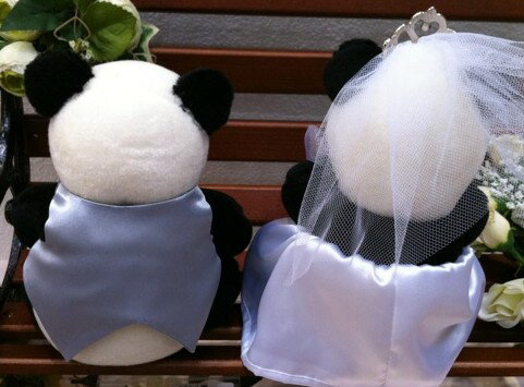 パンダのウェルカムドール（レッドブーケ）完成品（ティアラなし）【パンダのぬいぐるみ 結婚式 ウェディング】