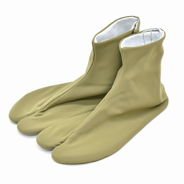 商品情報 ★説明　ソフトでフレッシュな感触。伸縮性に富み、あたたかくて丈夫。丸洗いOK。乾きも早い。(w−1927)　M：24.5〜25cm　L：25.5〜26cm　LL：26.5〜27cm在庫がない場合お取り寄せとなります。お届けまでに1週間ほどかかりますので、お急ぎの方はご連絡ください。★状態　新品★素材　表：ナイロン100％　裏：綿100％　底：ポリエステル100％★仕立て　5枚こはぜ着物ひとときではリサイクル着物やリサイクル帯が豊富に揃っています！リサイクルの着物で困りがちな裄や身丈のお直しはもちろん、着物のクリーニングなどのお手入れも大人気！お気軽にお電話またはLINEなどからお問い合わせくださいませ。 ※モニターの違いにより実際の色目と異なる場合がございます。実際には和色名「桑染め」に似たお色となっております 宅配便発送の方 ゆうパケット発送の方 メール便発送の方