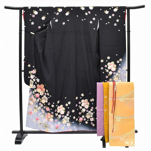 【30%OFF★在庫復活】振袖 中古 正絹 帯 帯揚げ 帯締め 重ね衿 5点 セット リサイクル 着物 振り袖 成人式 結婚式 リサイクル着物 モデルサイズ身丈 裄67.3cm 身丈168.2cm L 黒色系 桜文様 ll2779a150 【中古】【着物ひととき】