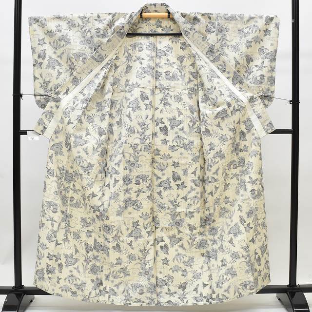 【P5倍】【30%OFF★在庫復活】 リサイクル着物 紬 単衣 正絹 仕立て上がり 身丈151.5cm 裄64cm S 白系 流水 草花文様 良品★★★ rr1007b 【中古】【r26】