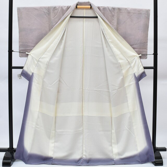 【中古】 小紋 リサイクル着物 身丈158.5cm 裄丈65cm 正絹 縮緬 M ちょっとふくよかL 紫系 流水文様 上質 セミフォーマル 春 夏 秋 冬 仕立て上がり