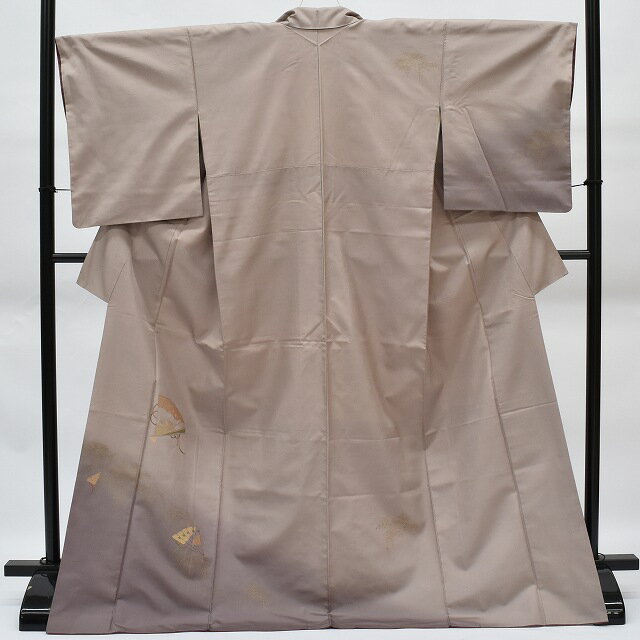 ＼ スーパーSALE限定×50％OFF ／ 【中古】 リサイクル着物 身丈163.5cm 裄丈66cm 白山紬 正絹 仕立て上がり つむぎ 付下げ柄 刺繍 L ちょっとふくよかL 紫系 扇文様 特品 [ 着物 中古 帯 リサイクル 振袖 浴衣 袴 和服 古着 ] rr1243b