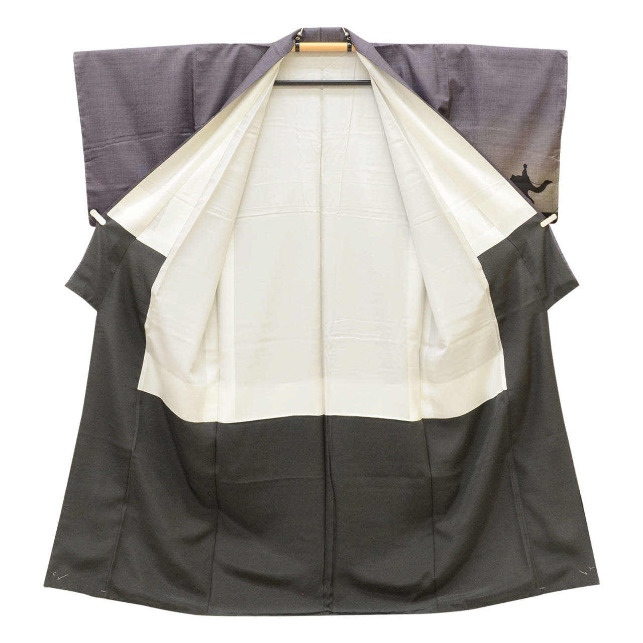 ＼P5倍+最大5500円OFFクーポン／ 【中古】 大島紬 リサイクル着物 正絹 絹 SILK Mサイズ 身丈157cm 奄美大島 前田紬工芸 裄丈65cm 袷 仕立て上がり 美品 未使用品 証紙有り 9マルキ 片ス式 【 正絹 袷 紬 着物 中古 古着 アウトレット 送料無料】uu1574b