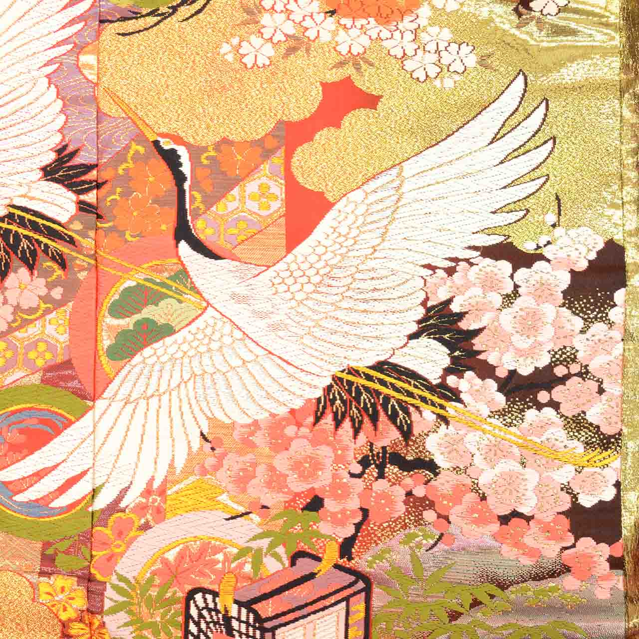 リサイクル着物 着物ひととき 中古の【中古】 色打掛 リサイクル着物 花嫁衣裳 正絹 絹 SILK シルク Lサイズ 袷 特品 仕立て上がり 身丈197.5cm 裄丈66.5cm 唐織 金糸 銀糸 赤 広衿 鶴 御所車 四季花 リユース vv1038｜アングル3