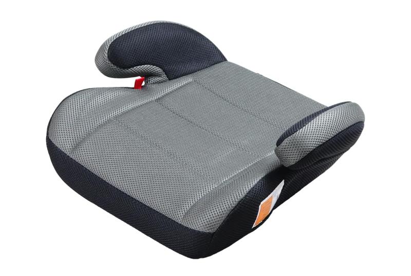 エンドー CK ジュニアシートII ブラック 体重15kg～ 軽量・コンパクト ブースターシートヨーロッパ基準合格の品 【シンプル・コンパクト設計の軽量ブースター シート】 ●どんな車にも馴染むシンプルなデザイン。 ●また、コンパクトで軽量な設計なので、 メインユースはもちろん、セカンドカーへの 付け替え、里帰りした際の実家用としても 活躍してくれます。ブロー成型された本体にメッシュカバーをかけたものです。高価なジュニアシートと比べクッション性は劣ります。 ●【ムービングエアーメッシュシートで夏も快適】 ●ジュニアシートの蒸れた空気を逃がす ムービングエアーメッシュシートを採用。 ●シート部分を本体から取り外せるので、 お手入れもしやすい設計です。 商品サイズ: 高さ約190×幅約420×奥行約380mm 商品重量:約875g 適応体重:15kgから36kg以下 ●年齢の目安:3歳から11歳頃まで ●身長の目安:95cmから138cmまで ●安全基準:ECE-R44/04適合品