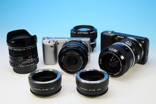 RAYQUAL マウントアダプター PK-SαE (レンズ)ペンタックK-(ボディ)ソニーαE (日本製)対応カメラ:ソニーαE(α7・α5000・α60.00シリーズに対応) 対応レンズ:ペンタックスK使用方法:カメラ設定はマニュアルか絞り優先AEに設定。レンズのピントリング・絞りリングで合わせます。絞り込み測光の為、絞りを開放にしてピントを合わせます。 電子接点は使えませんのでオートフォーカス機能は使えません。内面反射防止加工と表面テフロン加工で使い勝手が良いです。メッキした状態で1/100mmの精度で作られておりますカメラ内部にも反射防止カバーをつけ内面反射をカバーしております。α7II、α7RIIではアダプター経由でもピント調整をマニュアルで指定できます。α7S、α7II、α7RIIボディに弊社アダプタを取り付けるとき固く感じる場合がありますが問題ありません。α7S、α7II、α7RIIではピント拡大時間の無制限・手ブレ補正が便利です。レンズに絞りリングの無いレンズは対応してません。