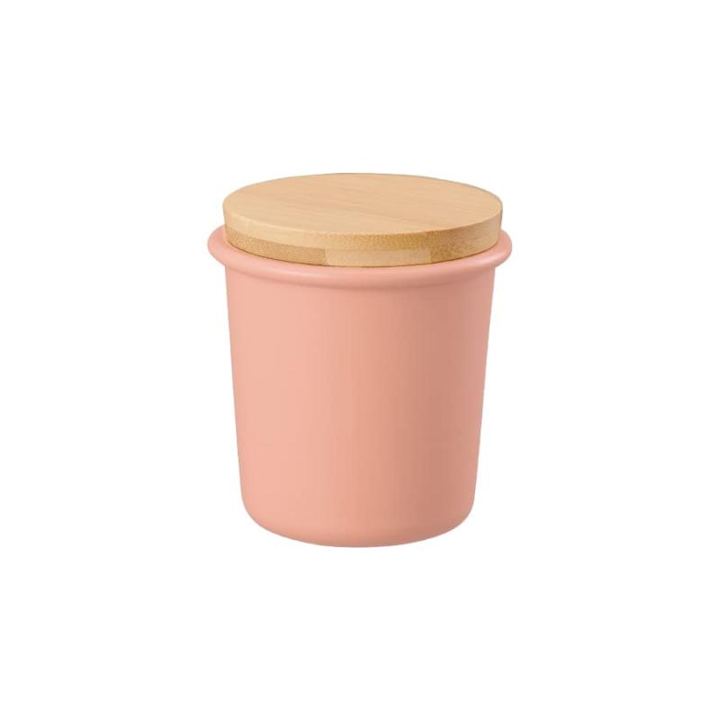 Malutto マルット サーモ ステンレス タンブラー 240ml (スモークピンク) | 真空二重構造 保温 保冷 サーモ ステンレス カップ サーモタンブラー キャンプ アウトドア 誕生日 プレゼント ギフト丸みのあるかわいらしいフォルムのステンレスタンブラーです。ナチュラル素材のフタ、ボディは丸みがあり、可愛い印象です。光沢塗装をかけてホーロー感を演出。飲み口は口当たりの良い丸みのあるデザイン。付属の竹蓋を被せることでほこりの侵入を防ぐことができます。本体サイズ：φ89×H98（mm）　フタ含む容量：240ml素材：ステンレス（18-8）、天然竹 他付属品：取説付（箱紙面）