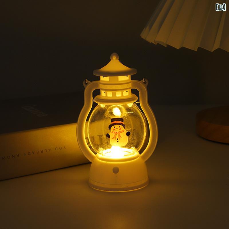 HITOTSUNAGIのクリスマス ライト LED 装飾 ライト 卓上 飾り 発光 オイル ランプ ハンドヘルド 風 灯 クリエイティブ サンタクロース 飾り ライト｜アングル2
