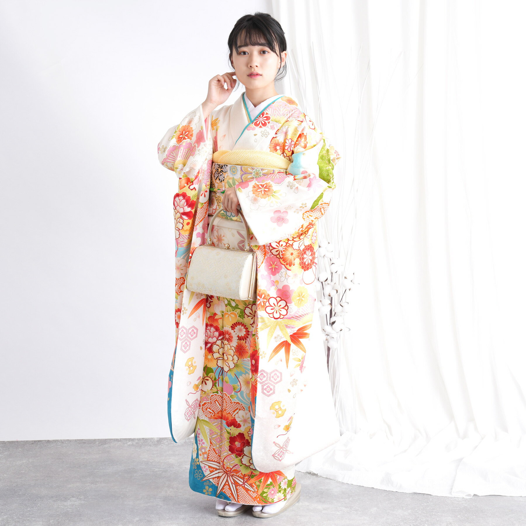 【レンタル】 【2026年成人式利用不可】 成人式 振袖 女性 着物 女 振袖セット 結婚式 袋帯 フルセット 安い レトロ 大正浪漫 モダン 古典 正絹 アンティーク 白 赤 ピンク かわいい 菊 花 花柄