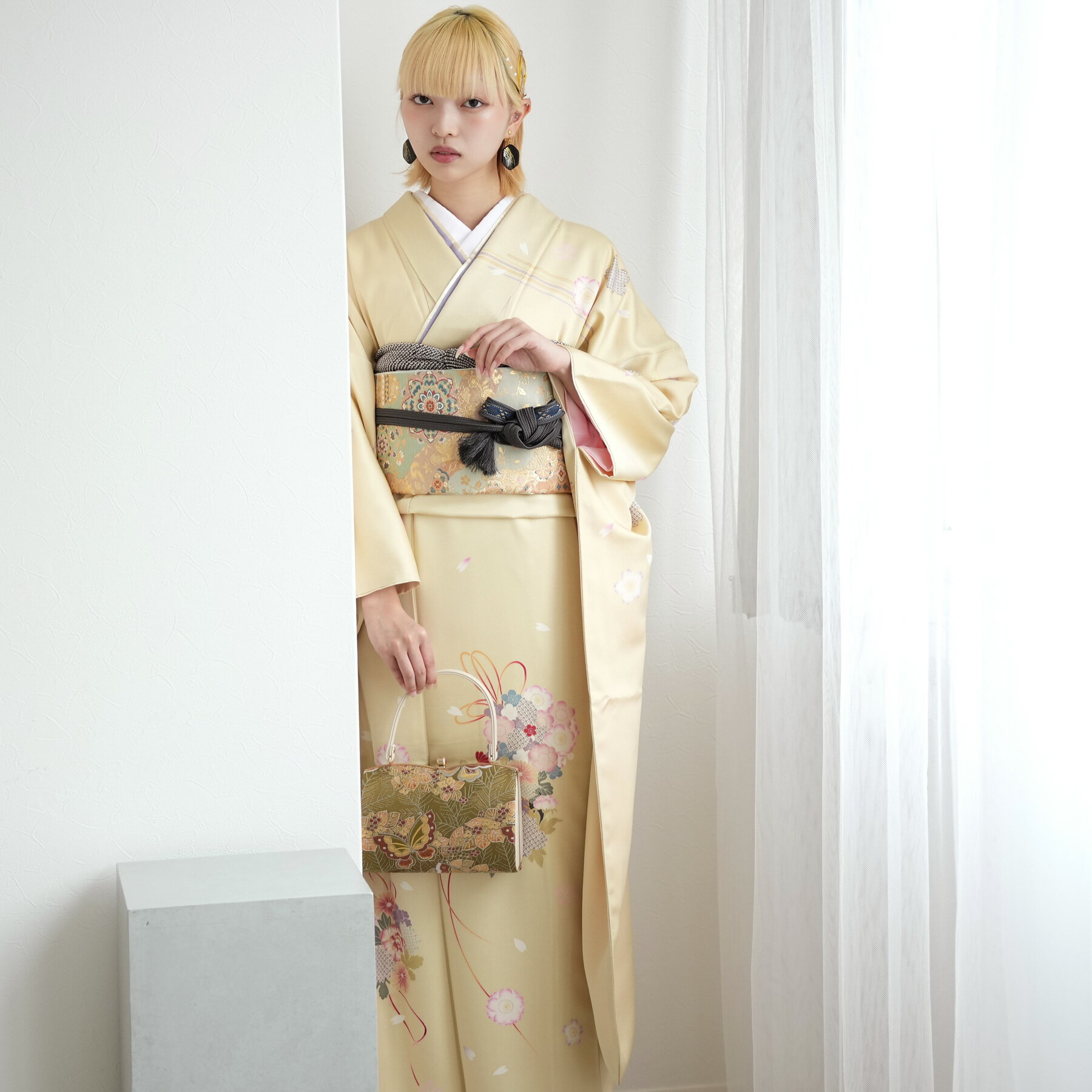 【レンタル】 振袖 レンタル 成人式 女性 古典柄 レトロ 21点セット フリーサイズ（身長約153cm-163cm） クリーム 花 女性 金 紫 ピンク 水色 ベージュ 絞り柄 桜 菊 牡丹 フォーマル 結婚式