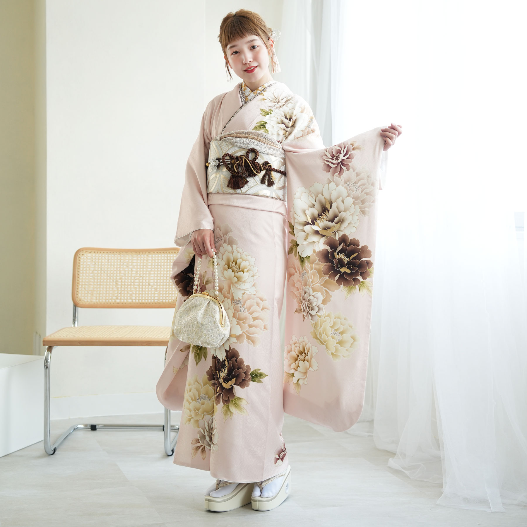 【レンタル】 成人式 振袖 レンタル 女性 振袖セット 着物 21点セット フリーサイズ（身長155-170cm） 結婚式 花 フルセット ピンク 女性 ニュアンスカラー くすみ 牡丹 正絹 正装 和装 フォーマル 披露宴 晴れ着 記念撮影 二次会 結納 往復送料無料のサムネイル
