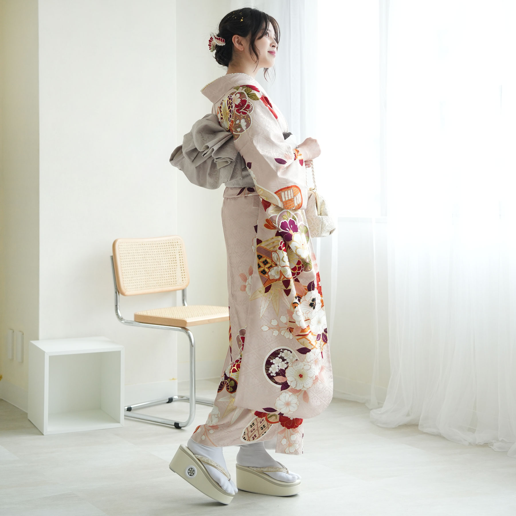 【レンタル】 成人式 振袖 レンタル 女性 振袖セット 着物 21点セット フリーサイズ（身長155-170cm） 結婚式 花 フルセット ピンク ニュアンスカラー 菊 鞠 金彩 正絹 正装 和装 披露宴 晴れ着